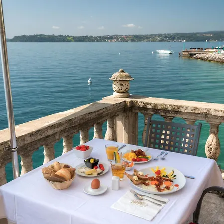 Capri 4*