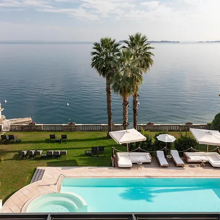 Готель Capri 4*