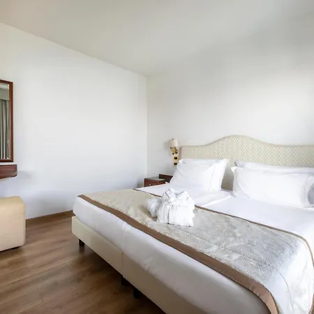 Capri 4* Гардоне-Рив'єра