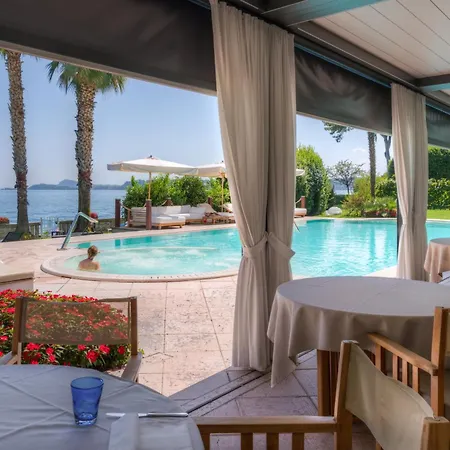 Готель Capri Гардоне-Рив'єра