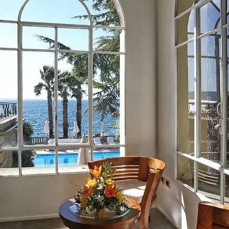 Capri Готель 4*