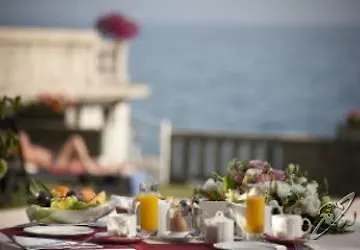Capri Готель