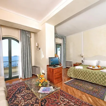 Szálloda Capri Gardone Riviera