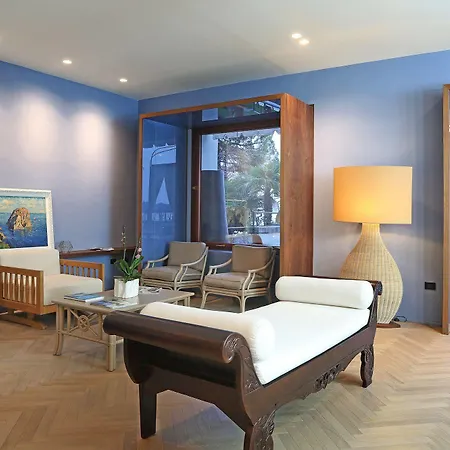 Hotel Capri Gardone Riviera