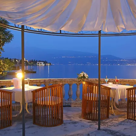 Hotel Capri Gardone Riviera