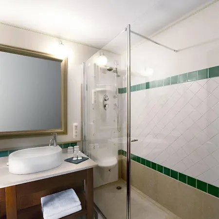 Hotel Capri Gardone Riviera